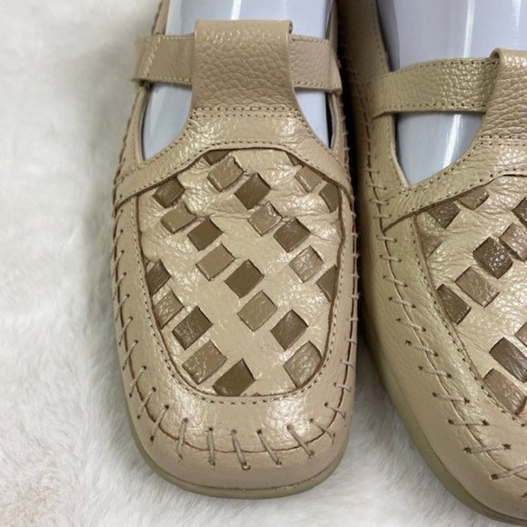 LIKE NEW Mushrooms Leather Woven Loafers Mary Janes Slip on, size 9 - Picture 4 of 13